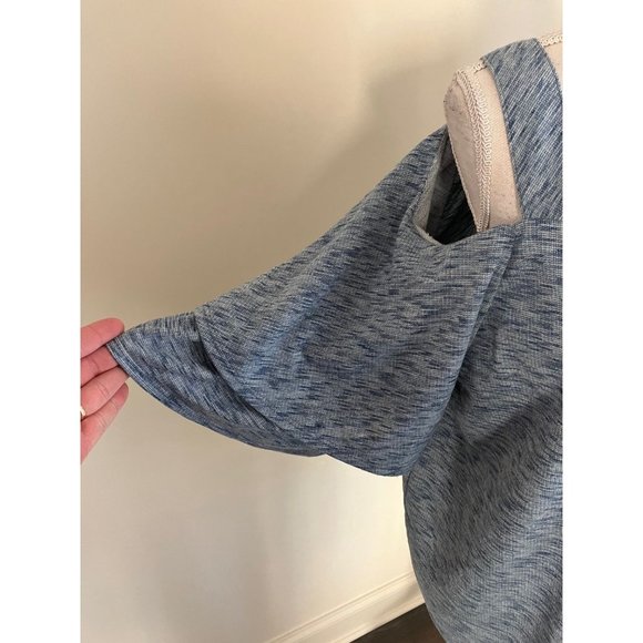 Chico's Cold Shoulder Flutter Sleeve Top Size Large (Chico's 2) - Picture 2 of 7